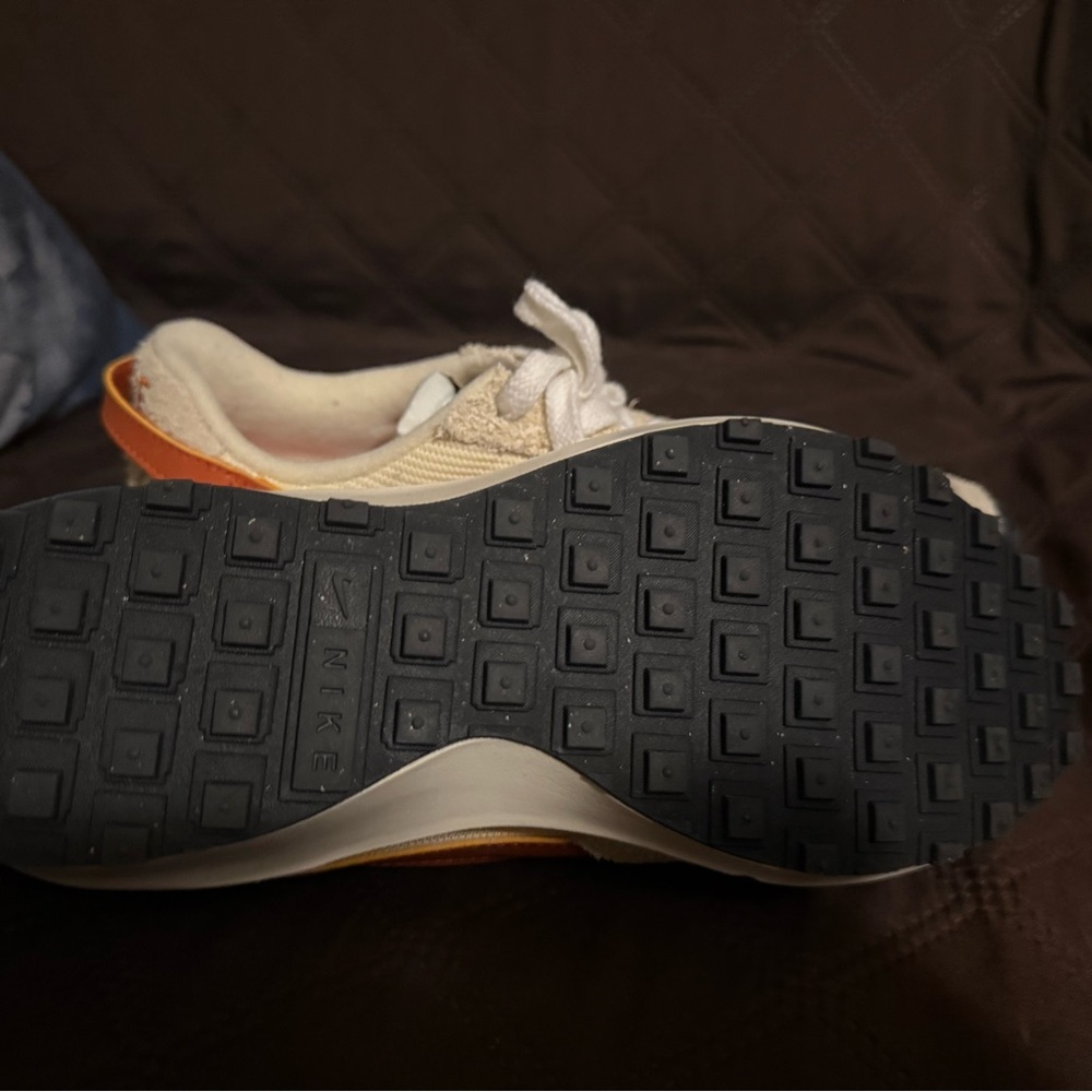 Nike Men's Sneakers in Cream and Orange